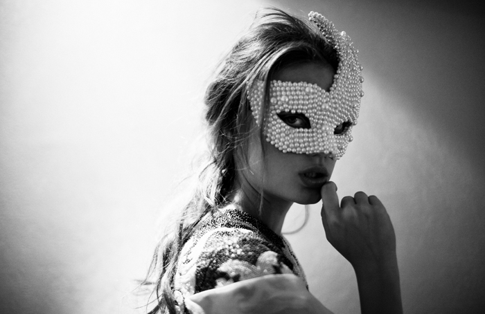 Если вы желаете, чтобы страницы сайта попали в индекс, не закрывайте к ним доступ